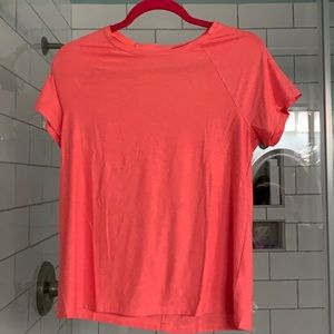 Girls Lands End Short Sleeve Top w/ keyhole back and cute twisted back neckline